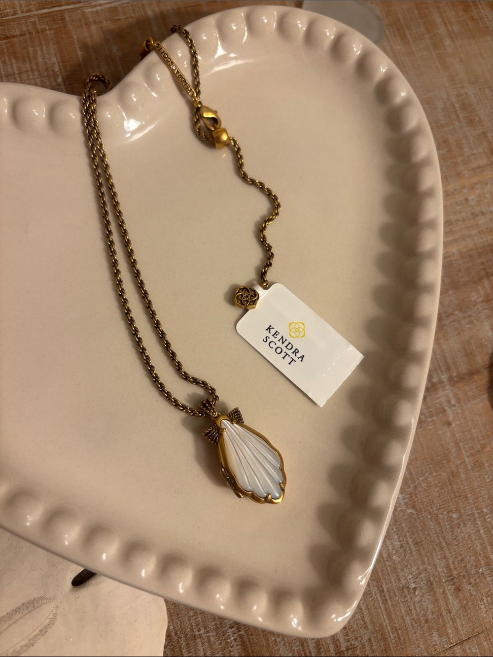 NWT Alexa Locket Vintage Gold Short Pendant Necklace